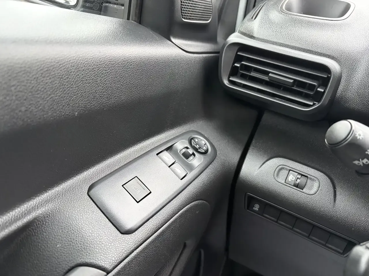 Peugeot Partner - 17