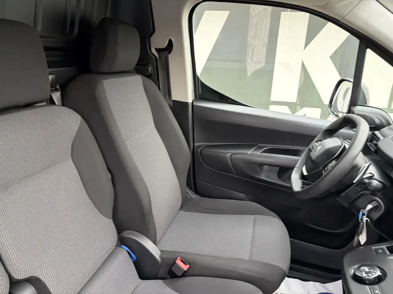Peugeot Partner - 8