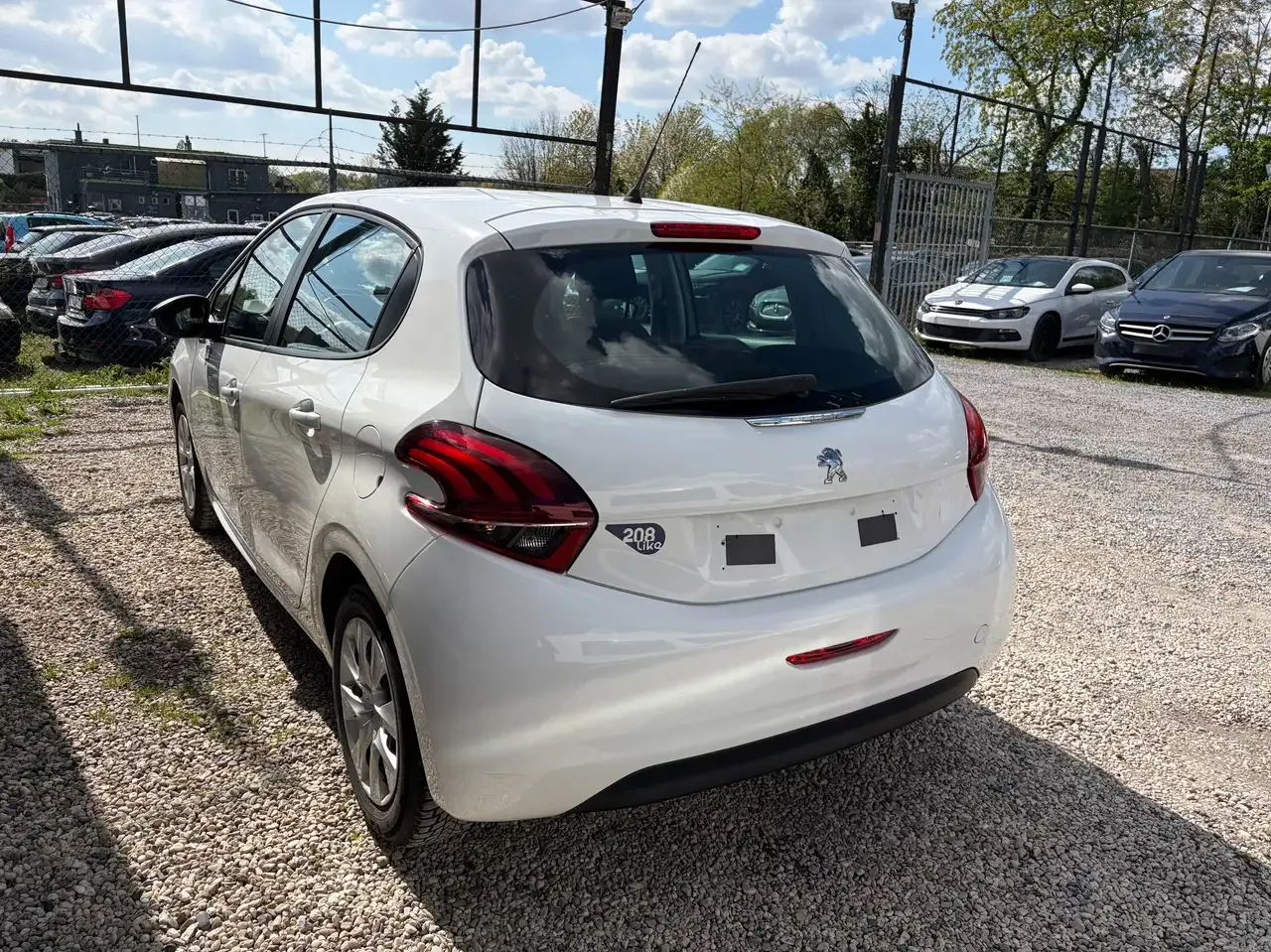 Peugeot 208 - 5