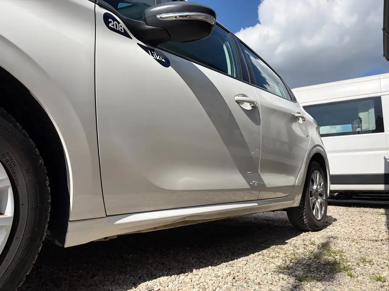 Peugeot 208 - 10
