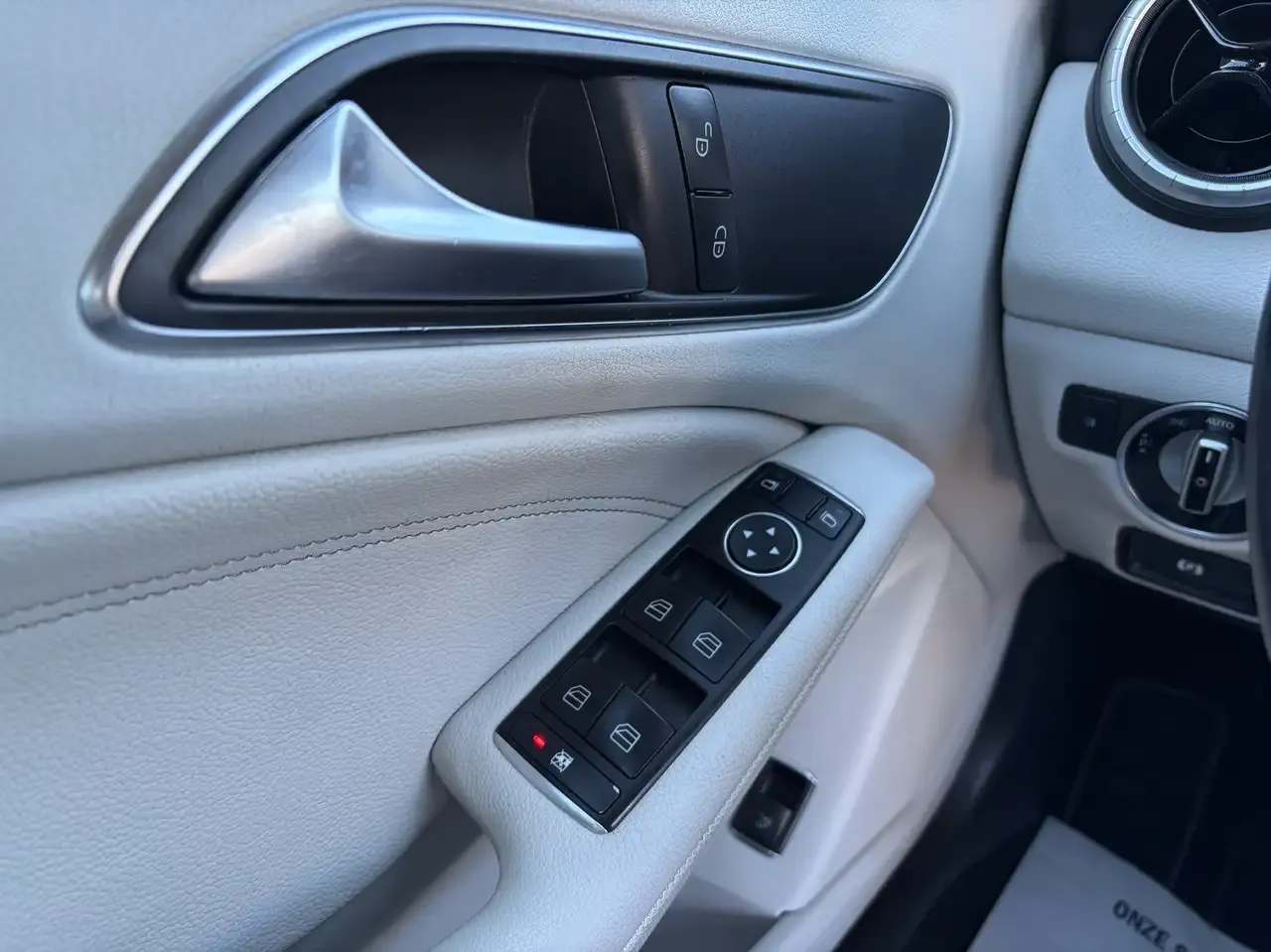 Mercedes-Benz CLA 200 - 21