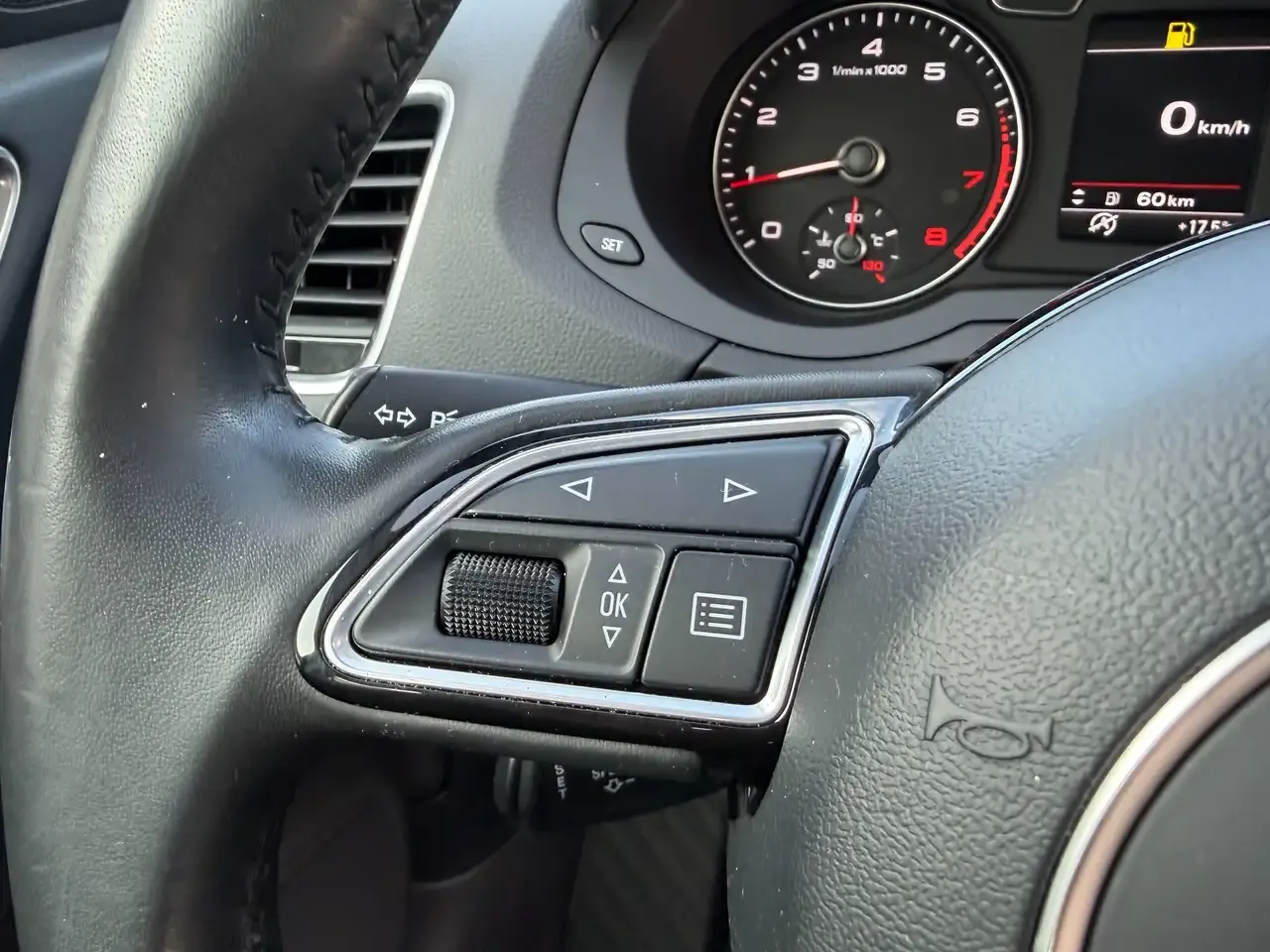 Audi Q3 - 18