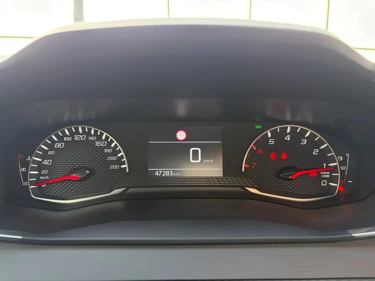Peugeot 208 - 19