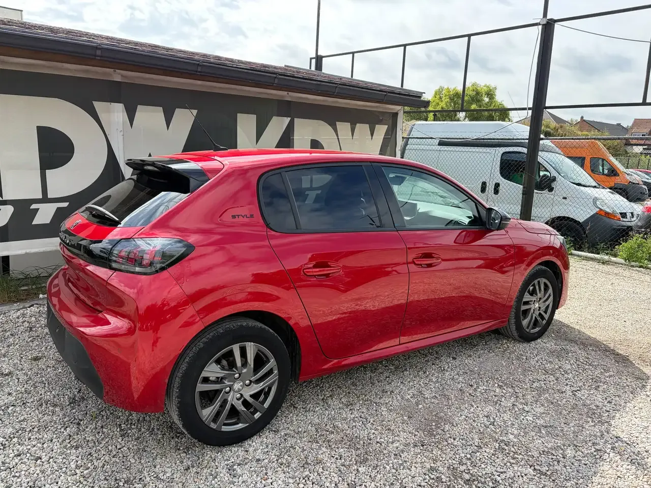 Peugeot 208 - 4