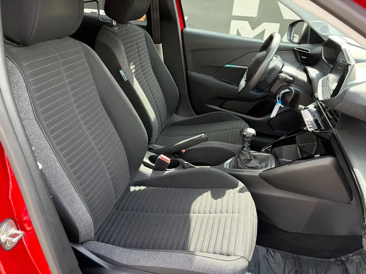 Peugeot 208 - 7