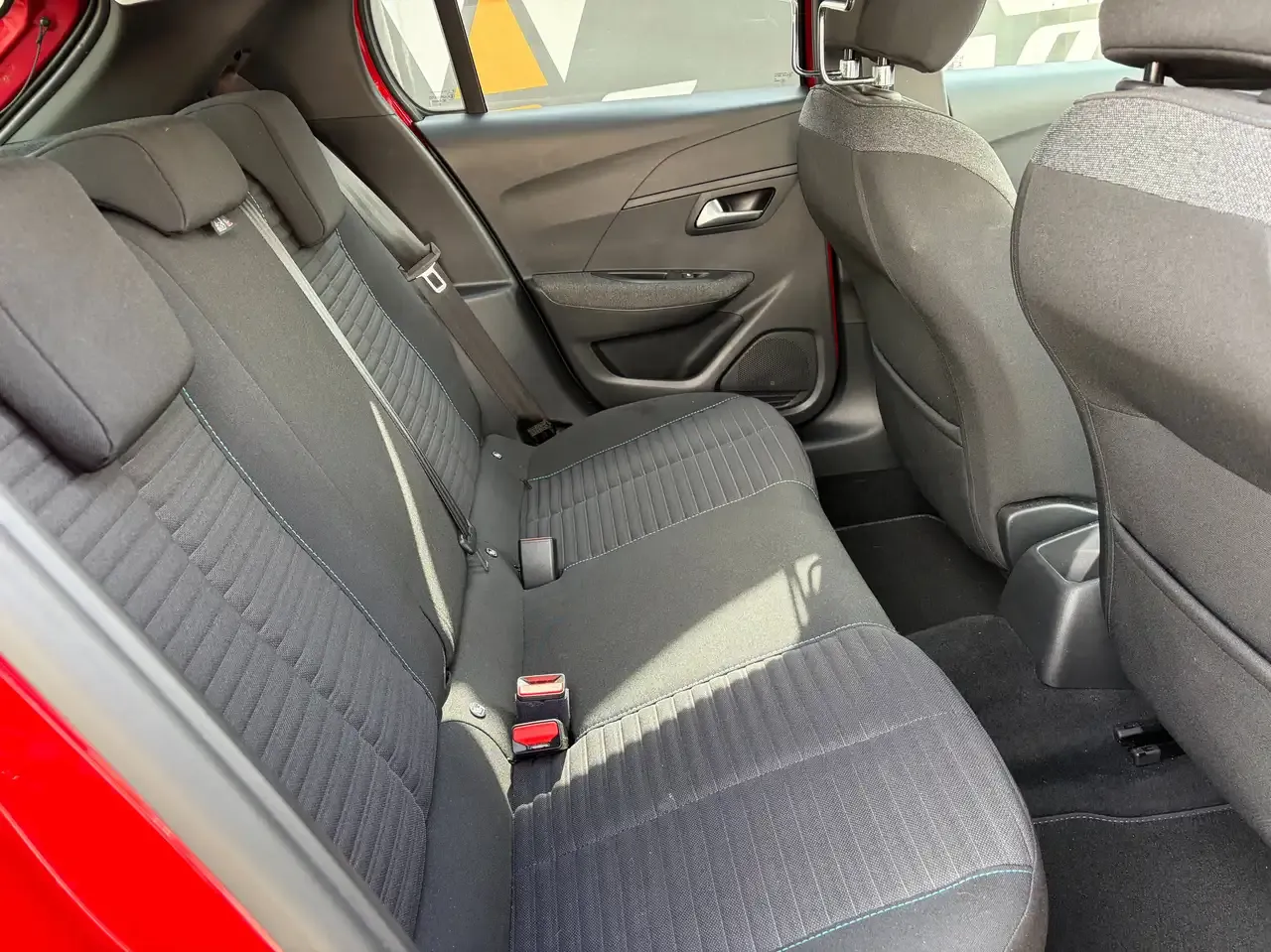 Peugeot 208 - 9
