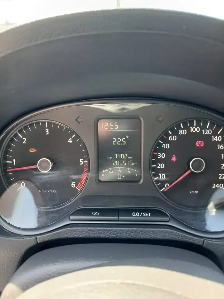 Volkswagen Polo - 9