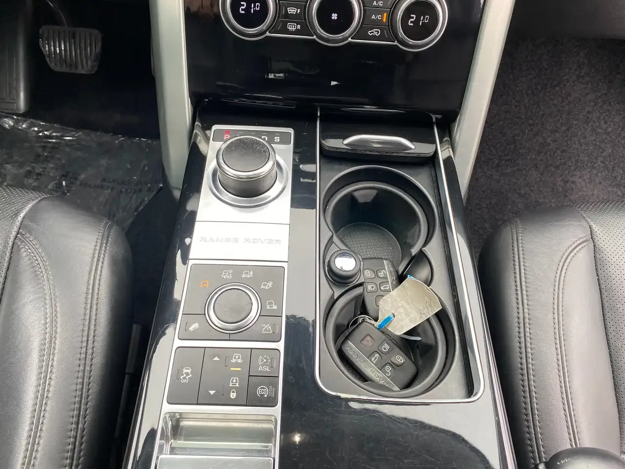Land Rover Range Rover - 17