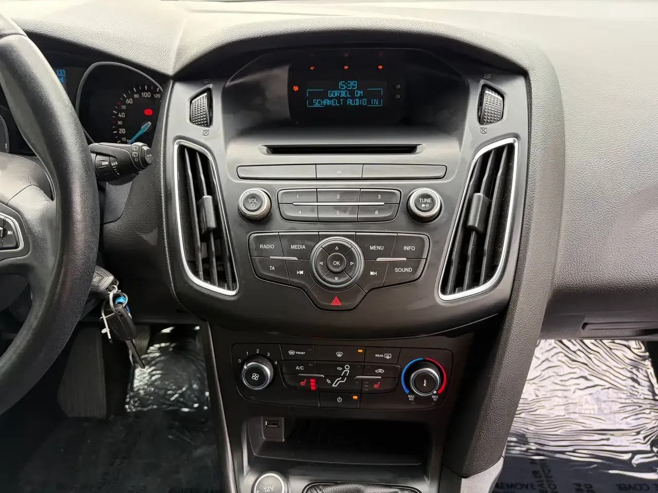 Ford Focus - 13
