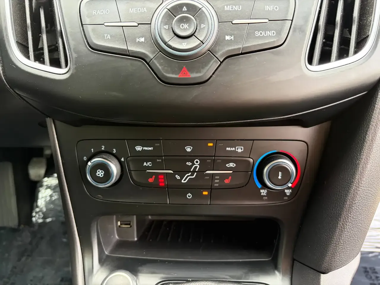 Ford Focus - 14