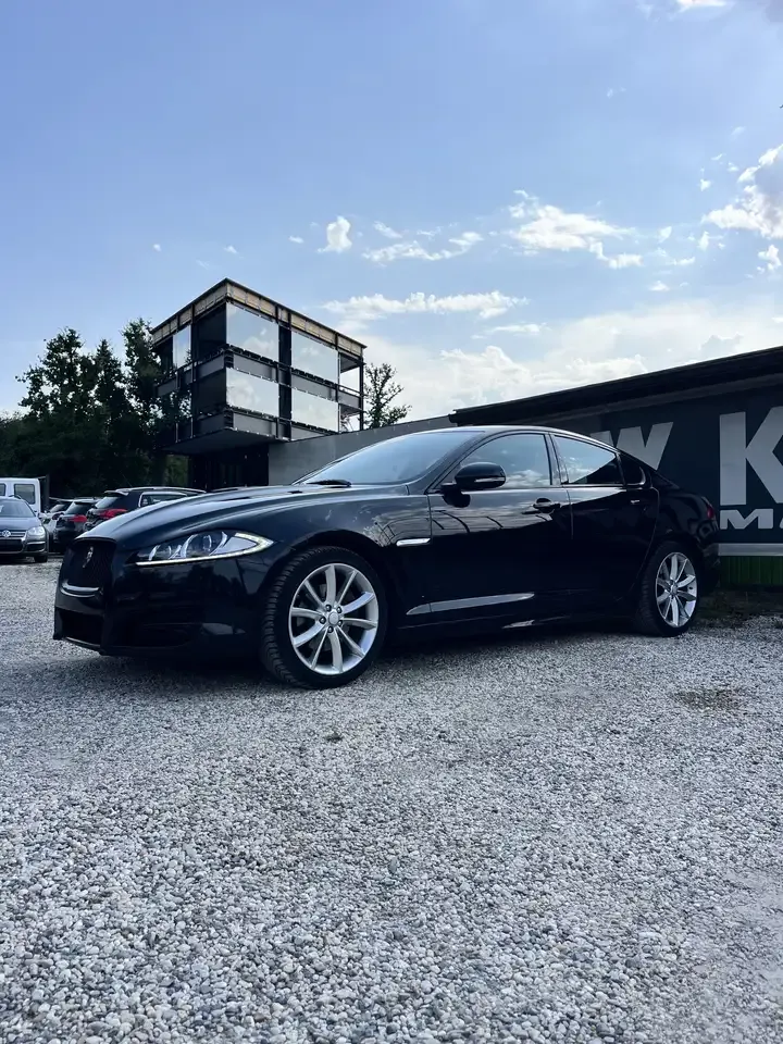 Jaguar XF - 3