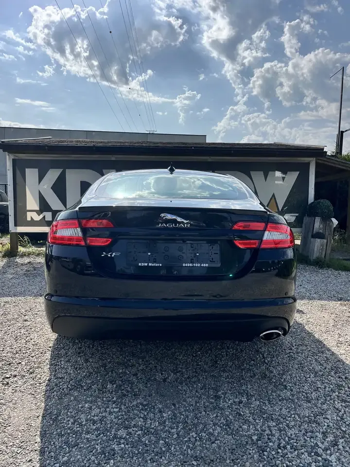 Jaguar XF - 4