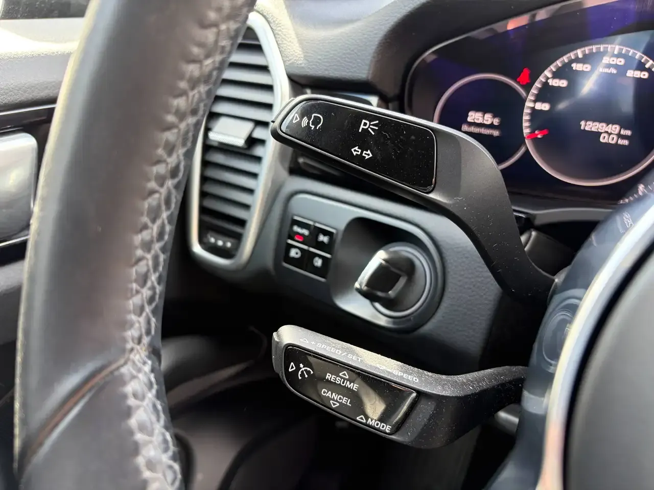 Porsche Cayenne - 18