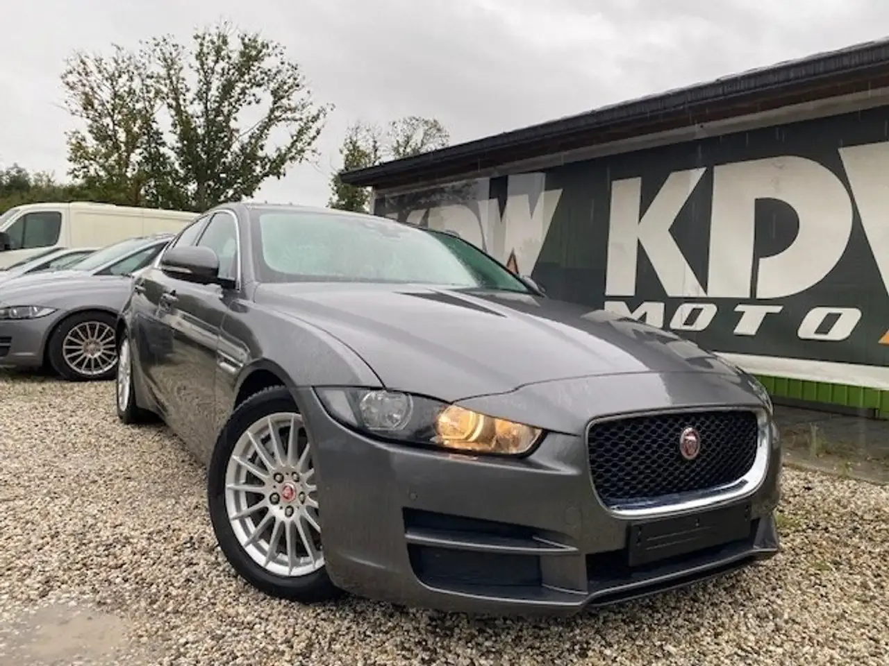 Jaguar XE - 1