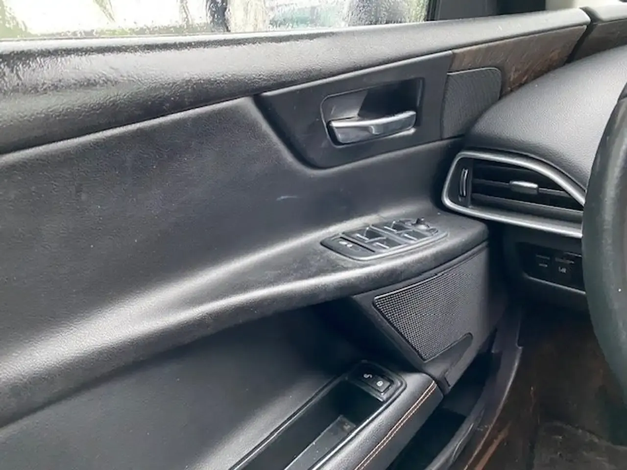 Jaguar XE - 17