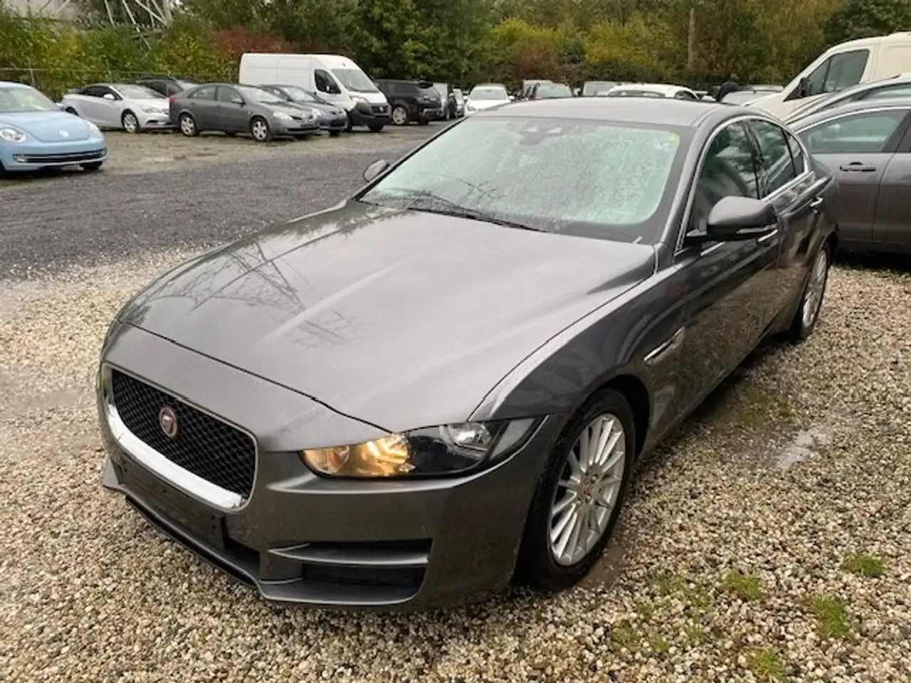 Jaguar XE - 3