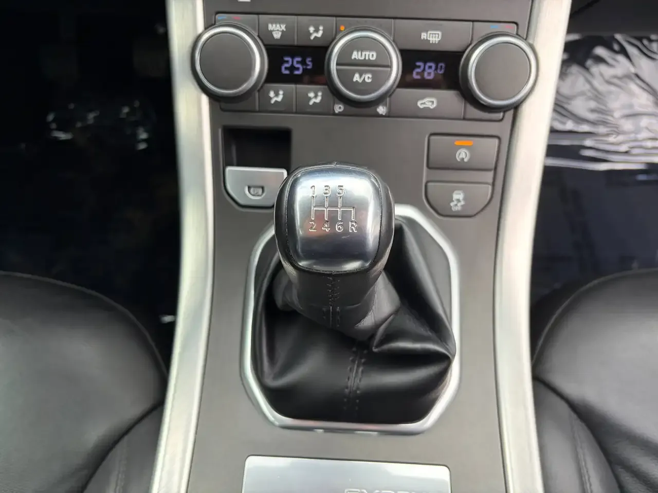 Land Rover Range Rover Evoque - 11