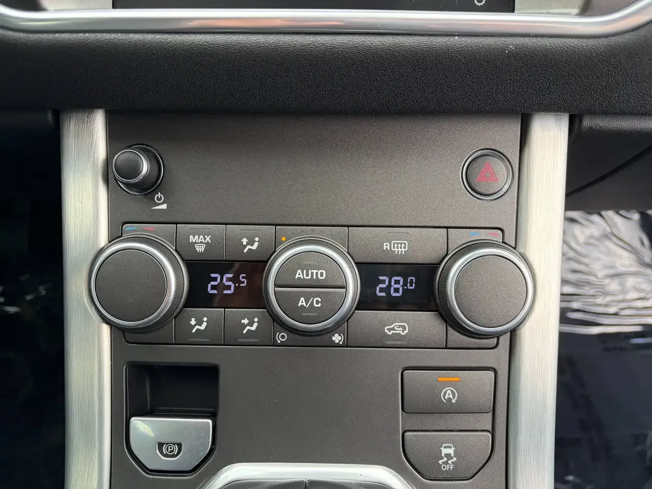 Land Rover Range Rover Evoque - 12