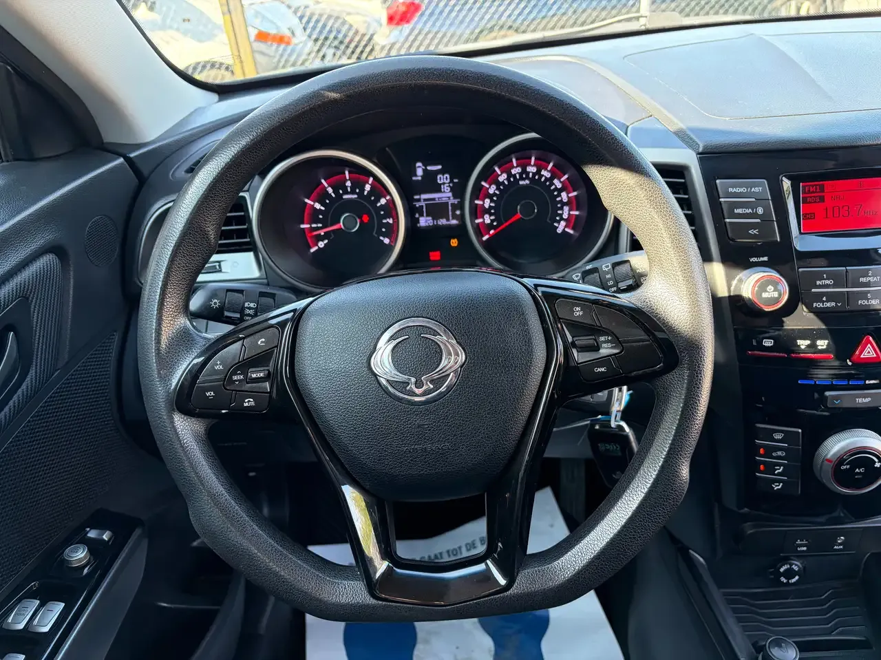 SsangYong XLV - 16