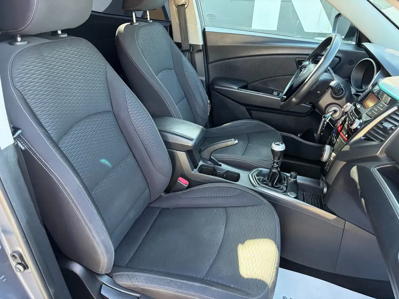 SsangYong XLV - 8