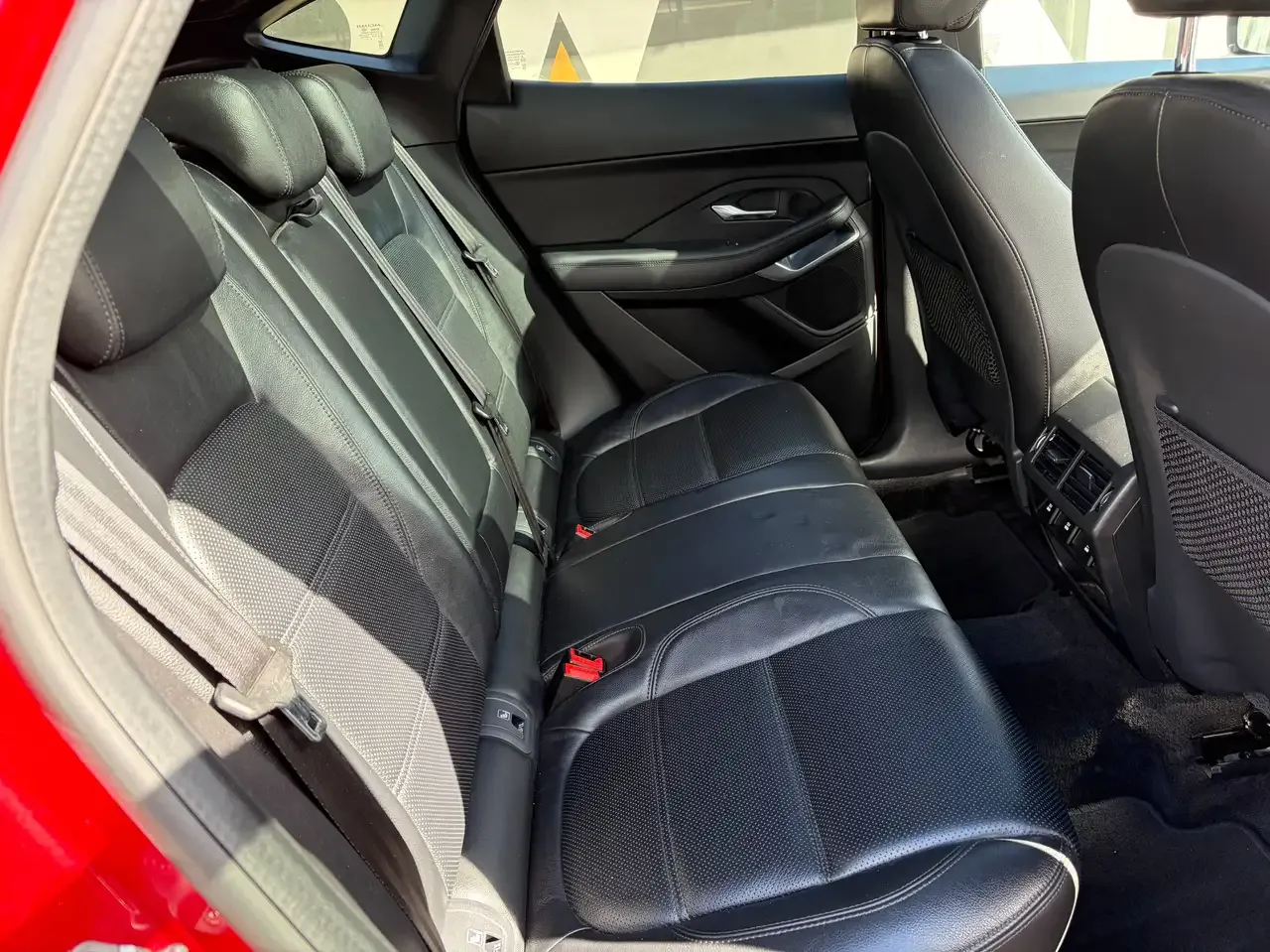 Jaguar E-Pace - 11