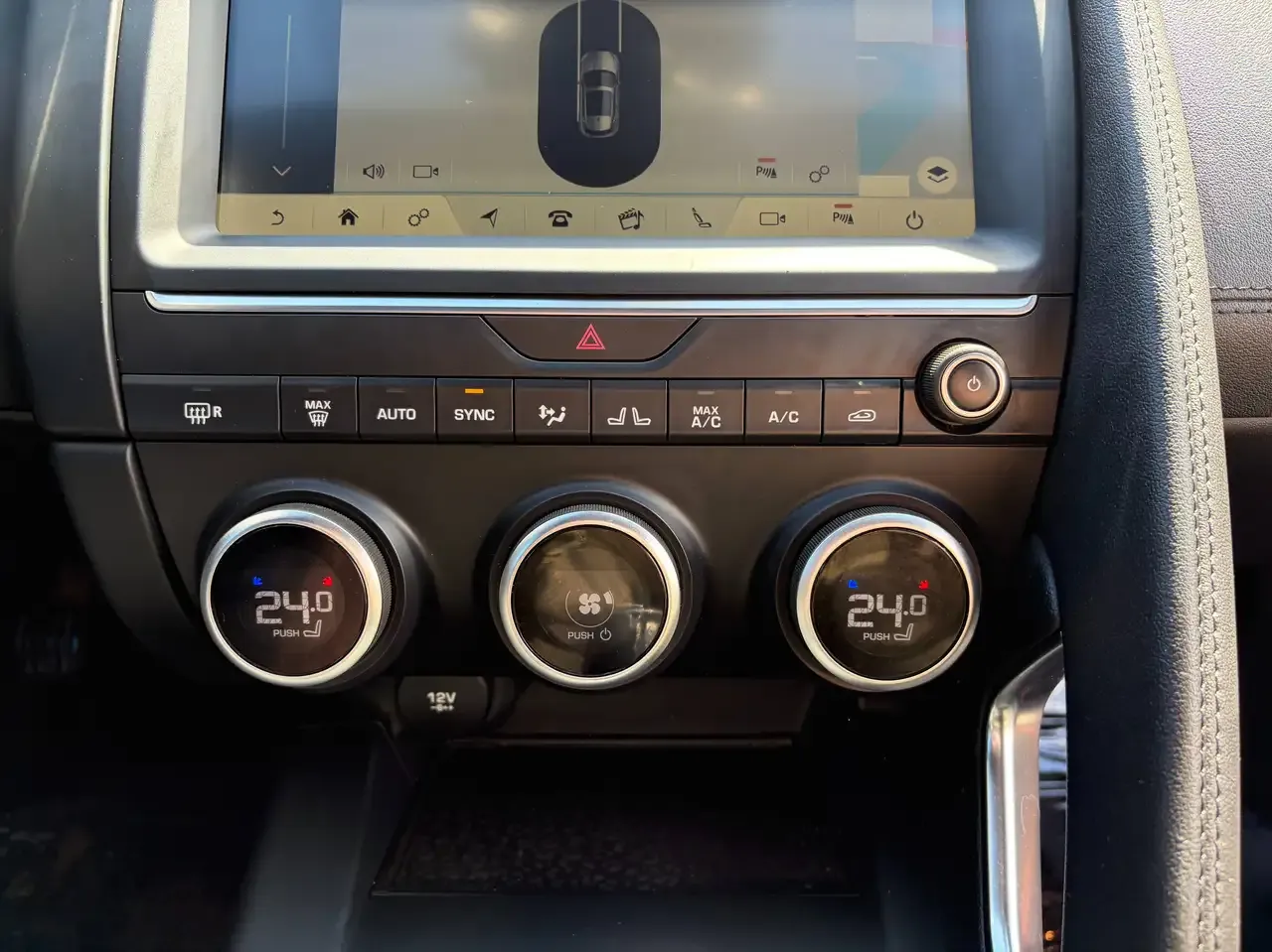 Jaguar E-Pace - 17