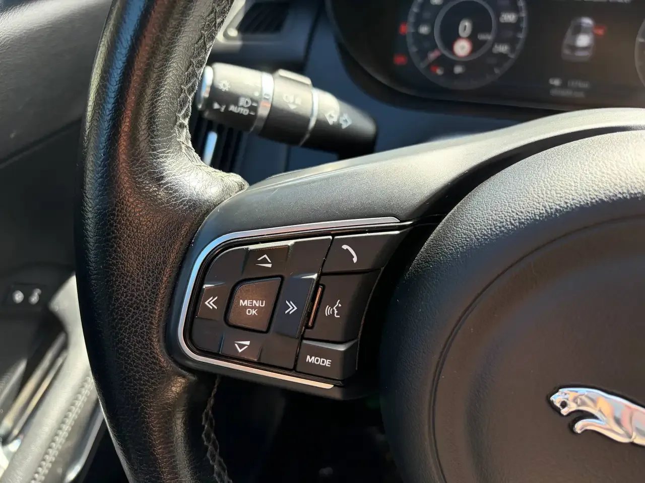 Jaguar E-Pace - 22