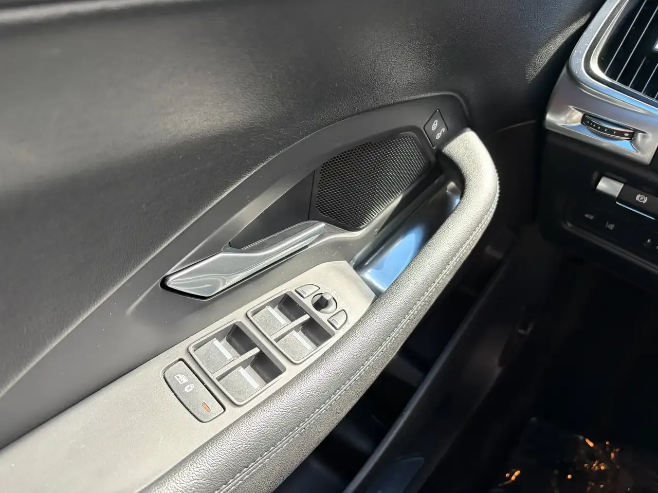 Jaguar E-Pace - 23
