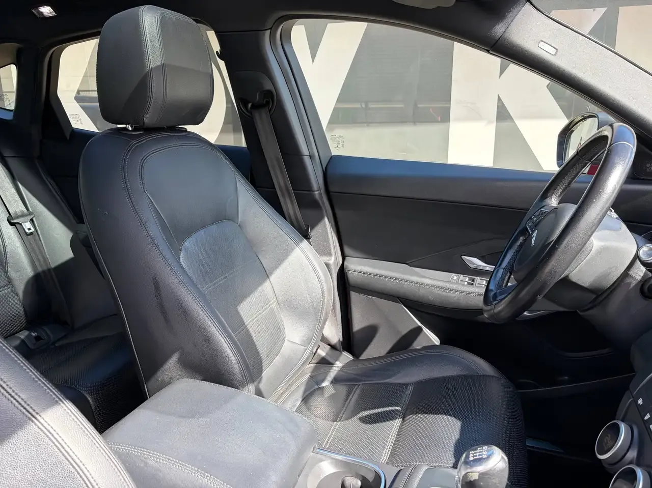 Jaguar E-Pace - 10