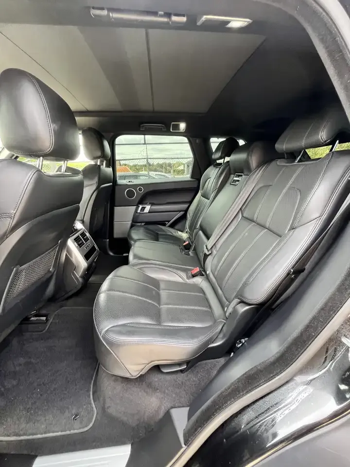Land Rover Range Rover Sport - 11