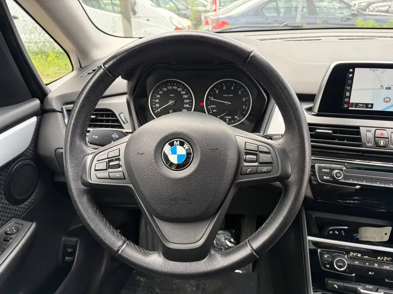 BMW 218 - 15