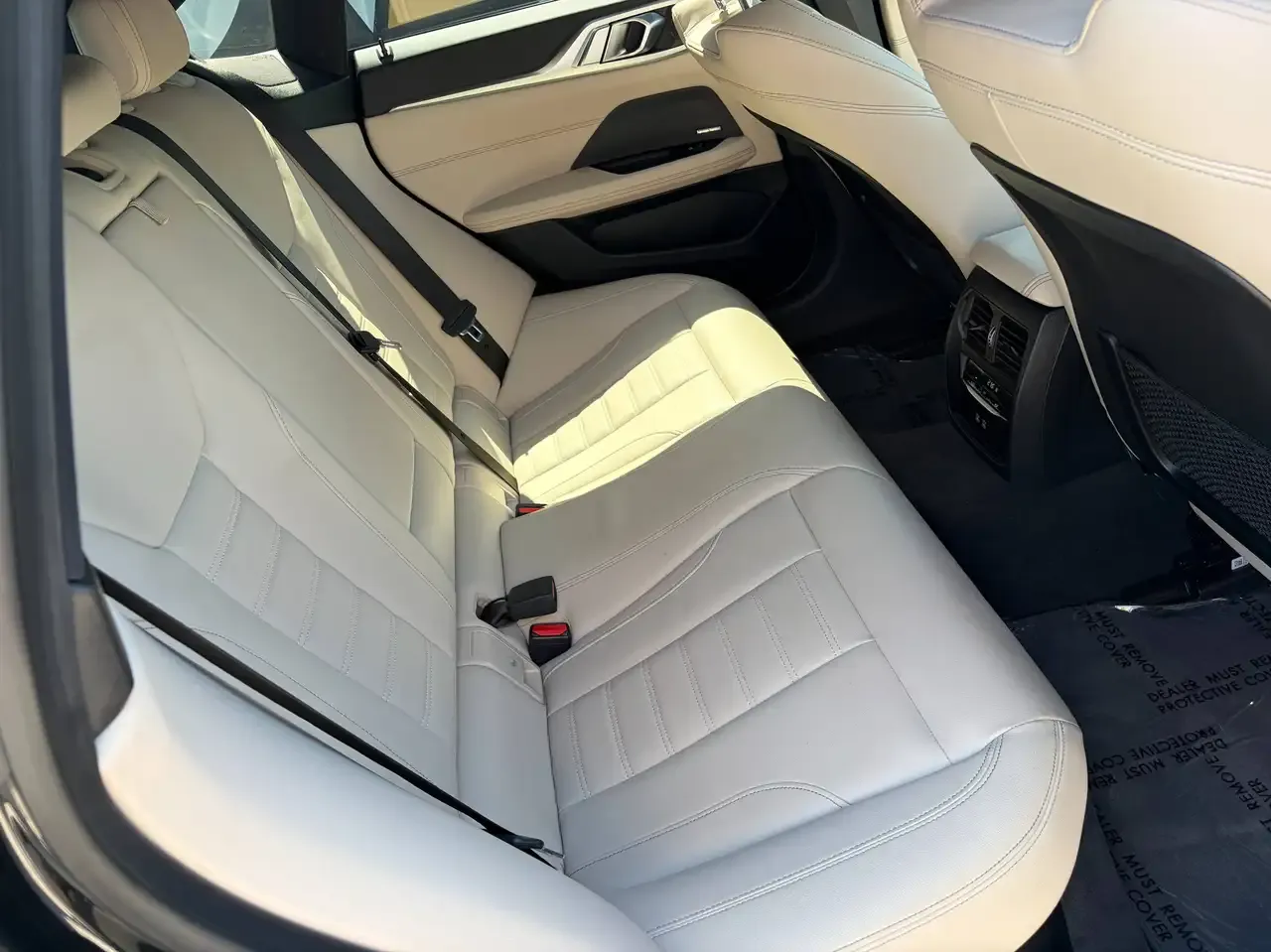 BMW i4 - 11