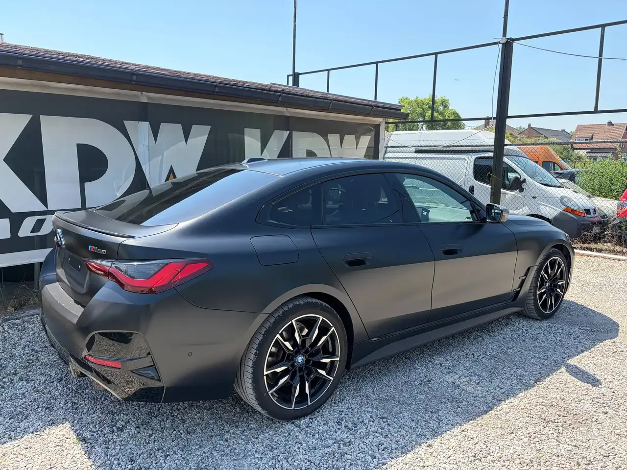 BMW i4 - 4