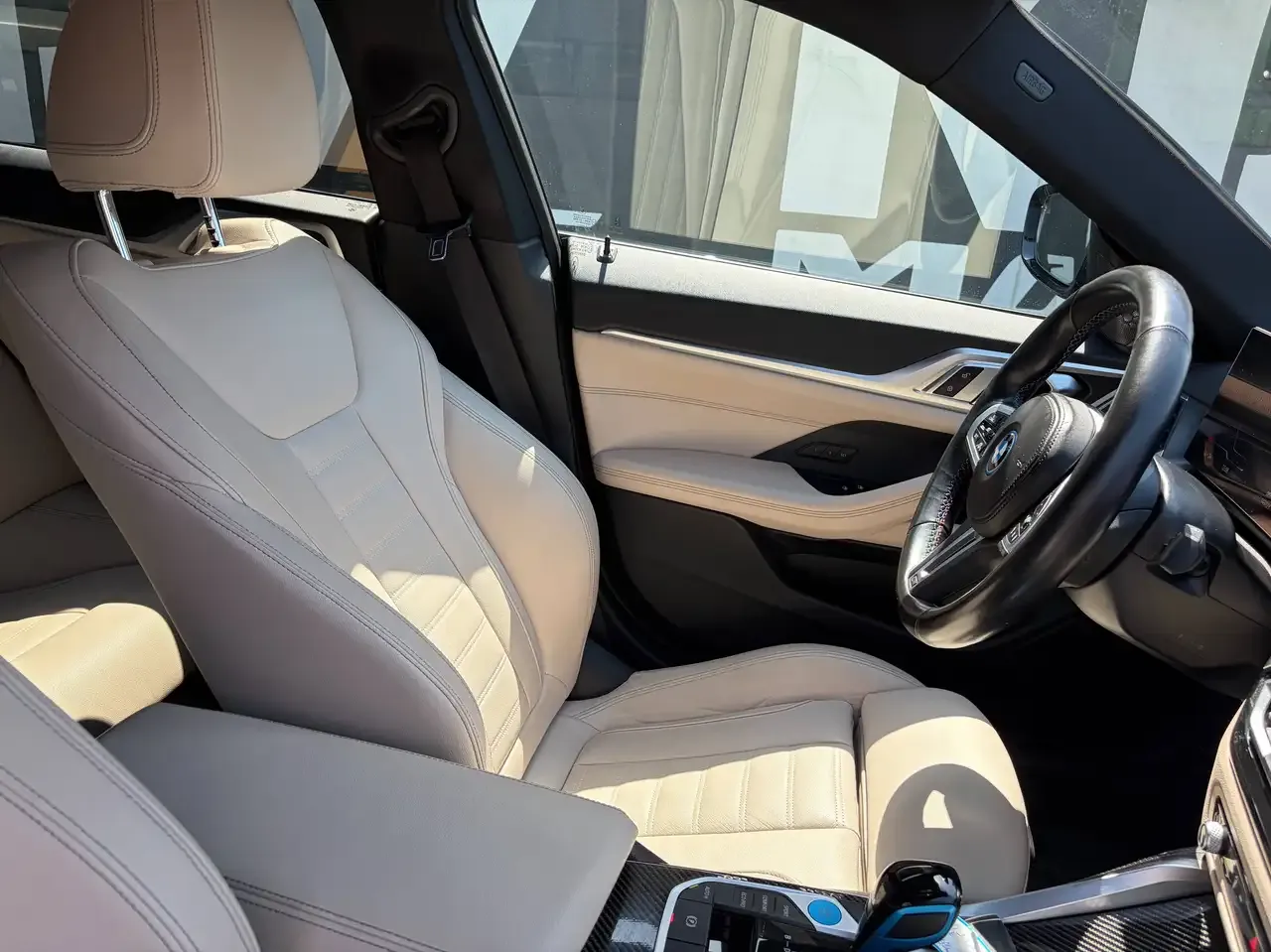 BMW i4 - 10