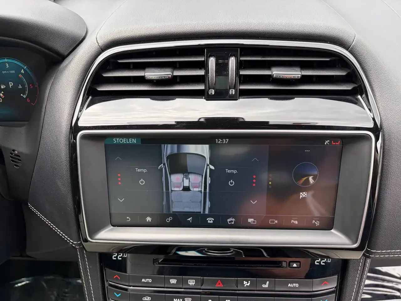 Jaguar E-Pace - 18