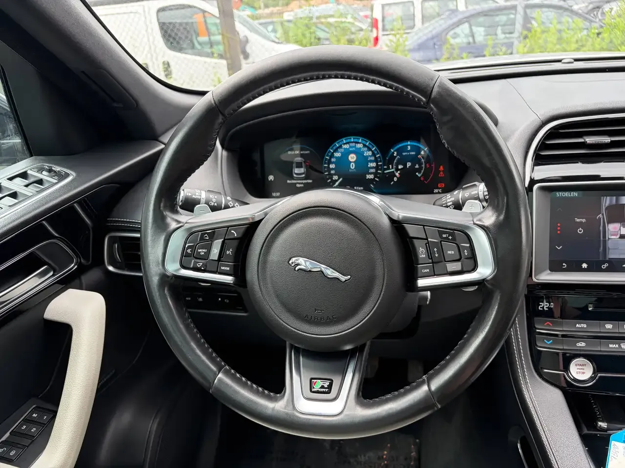 Jaguar E-Pace - 19