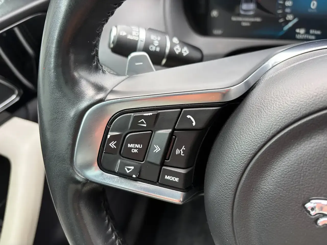 Jaguar E-Pace - 21