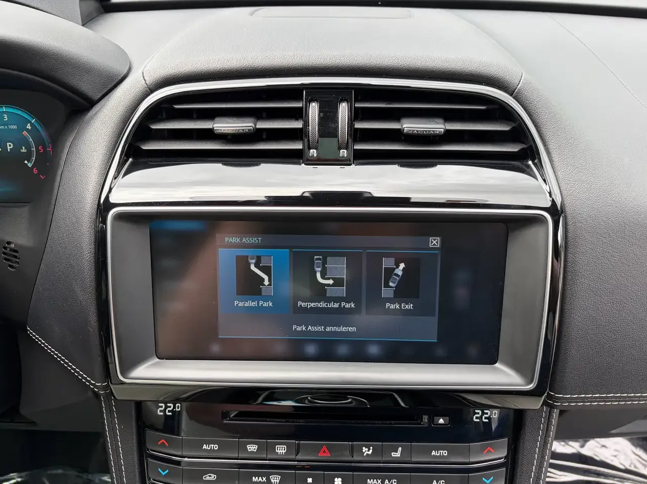 Jaguar E-Pace - 26