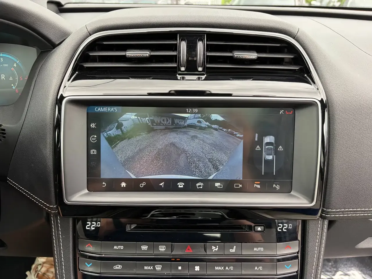 Jaguar E-Pace - 27