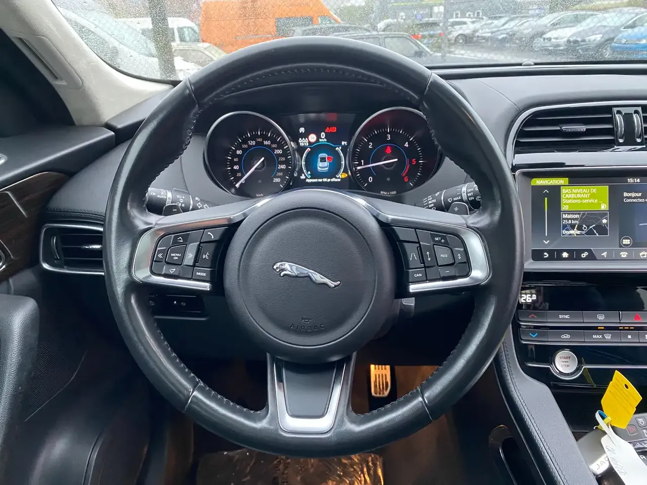 Jaguar F-Pace - 19