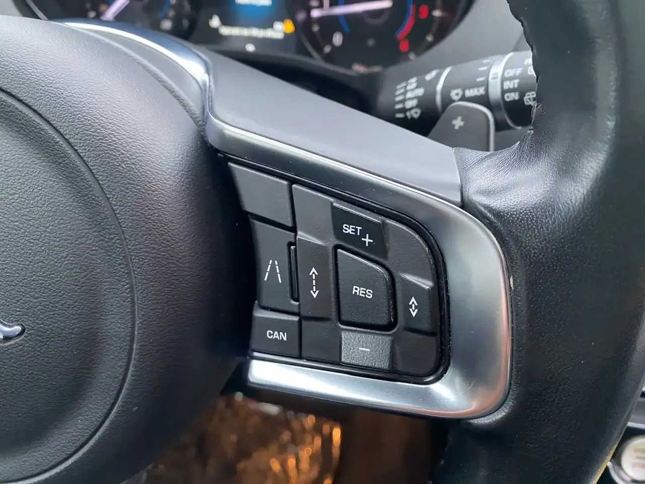 Jaguar F-Pace - 20