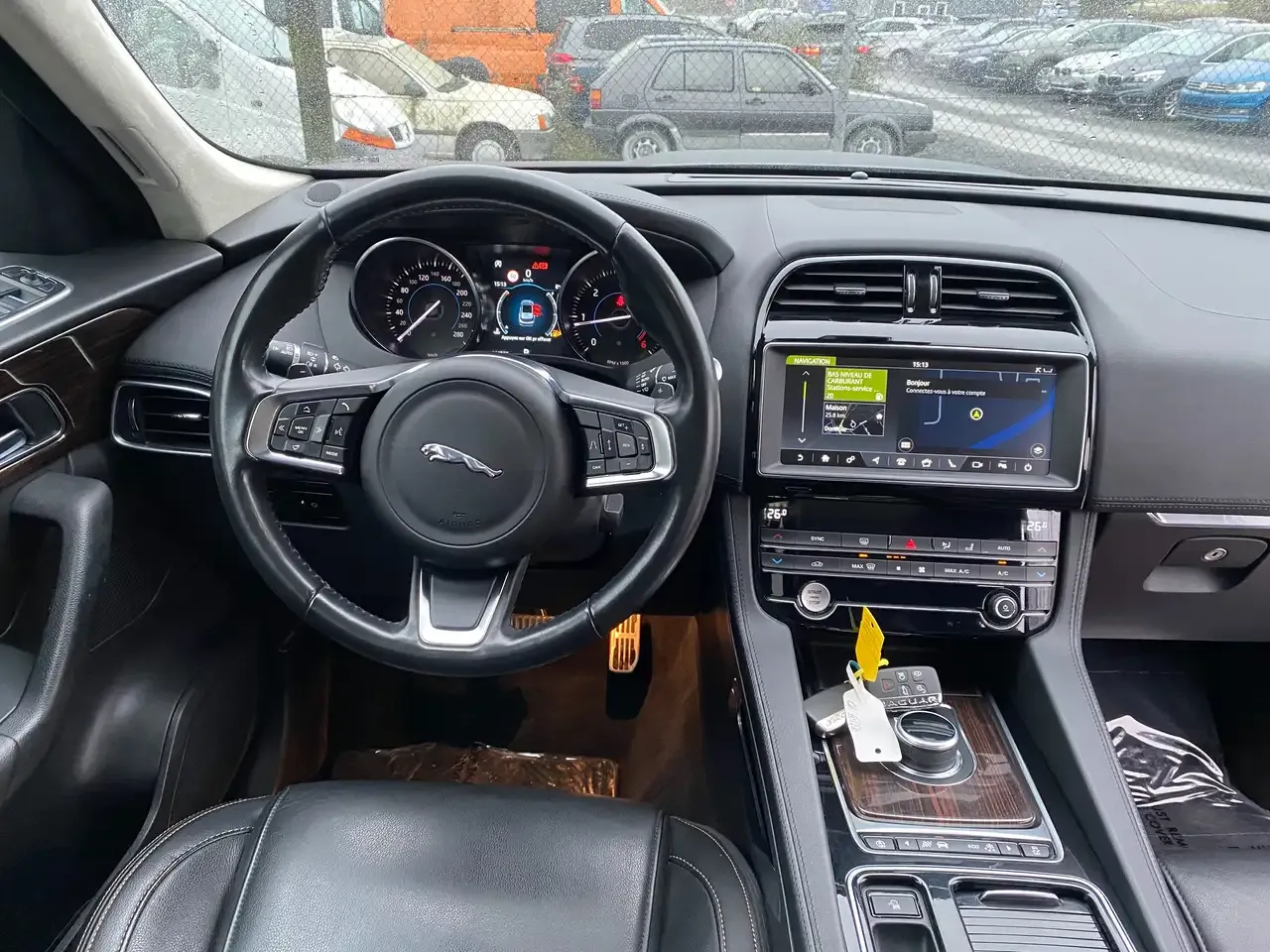 Jaguar F-Pace - 10