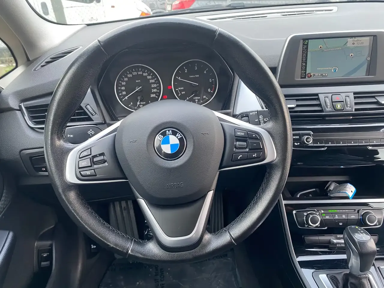 BMW 216 - 12