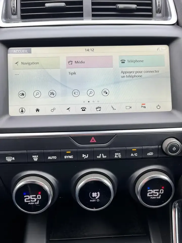 Jaguar E-Pace - 11