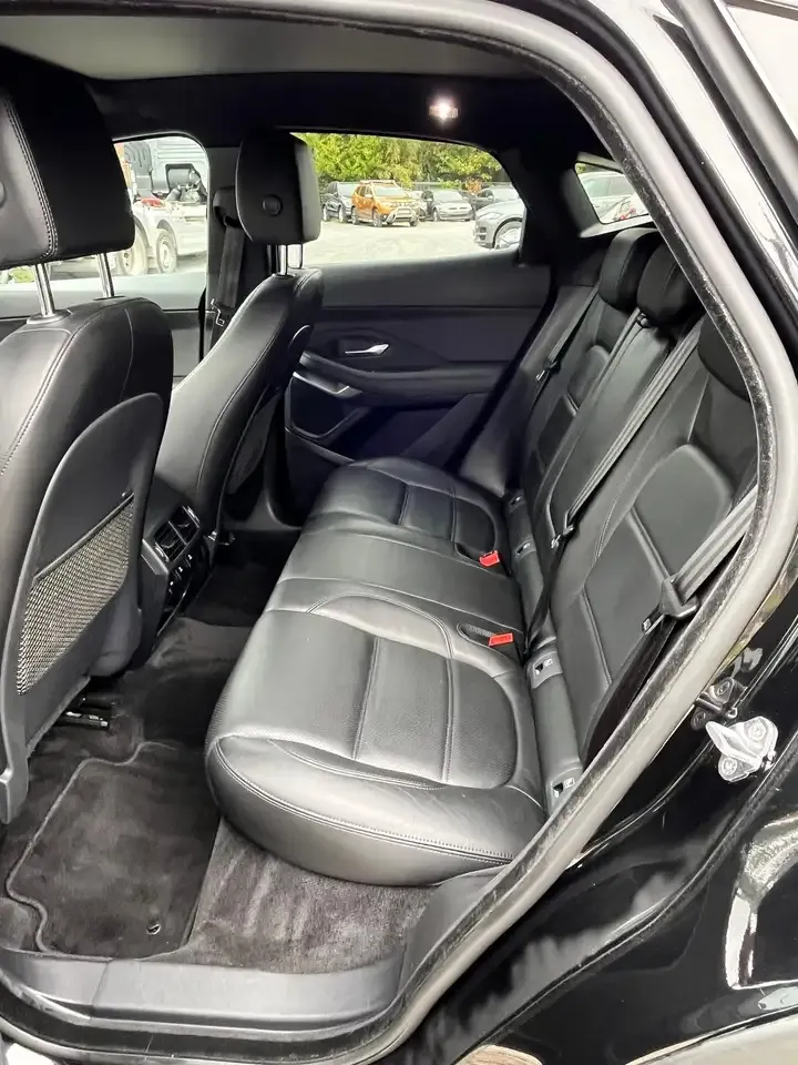 Jaguar E-Pace - 13