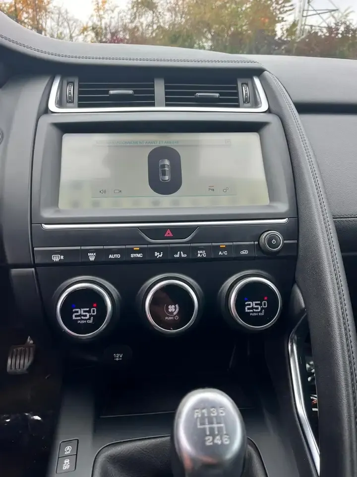Jaguar E-Pace - 10