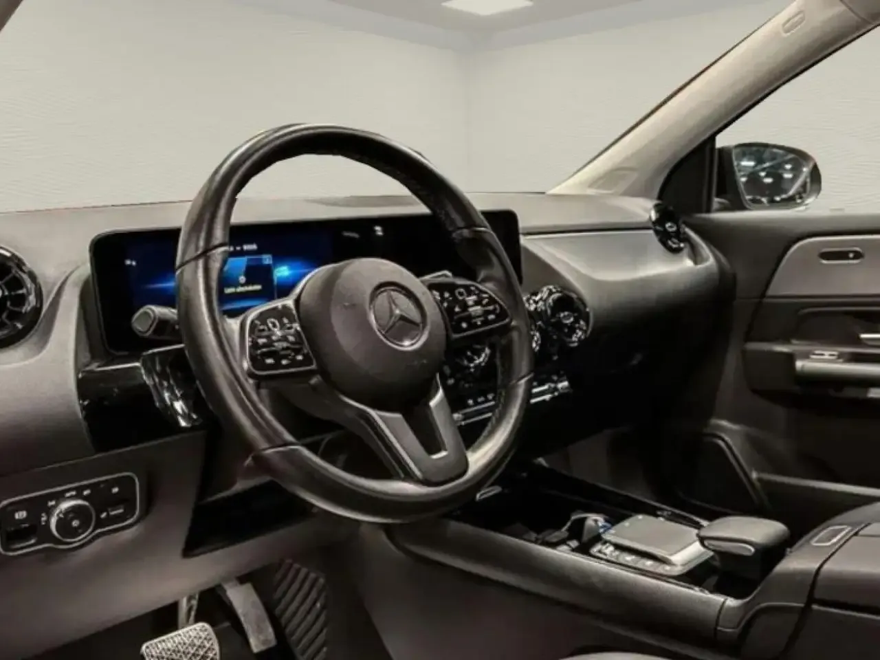 Mercedes-Benz GLA 180 - 6