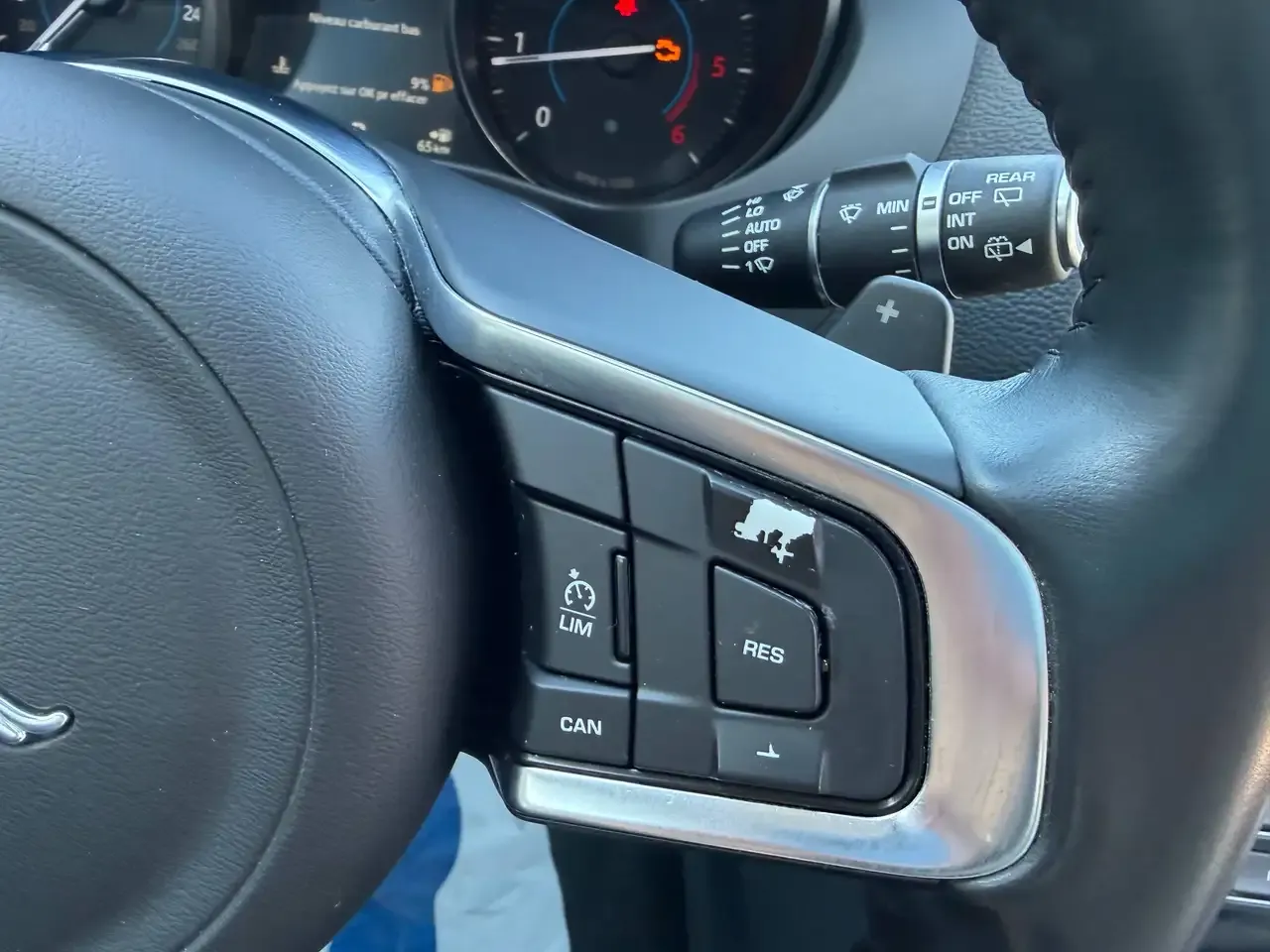 Jaguar F-Pace - 17