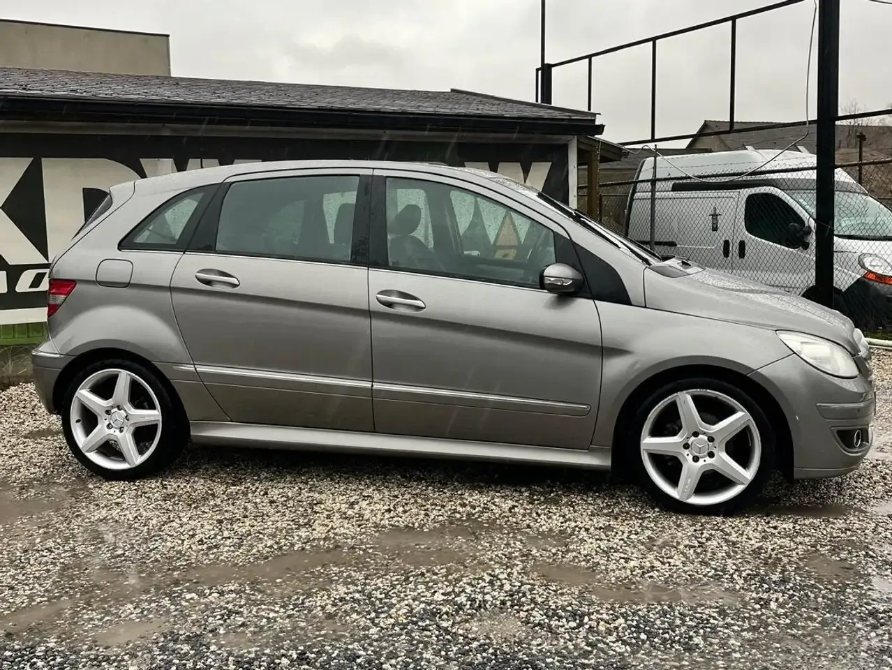 Mercedes-Benz B 180 - 4