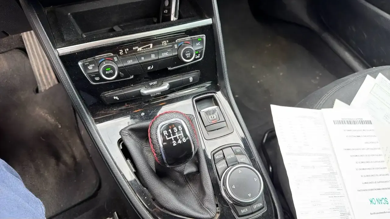BMW 216 - 18